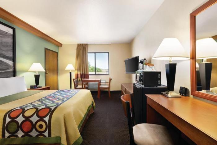 Super 8 By Wyndham Columbus Hotel Bilik gambar