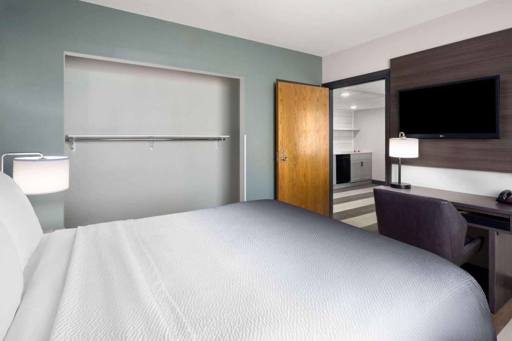 Super 8 By Wyndham Columbus Hotel Luaran gambar